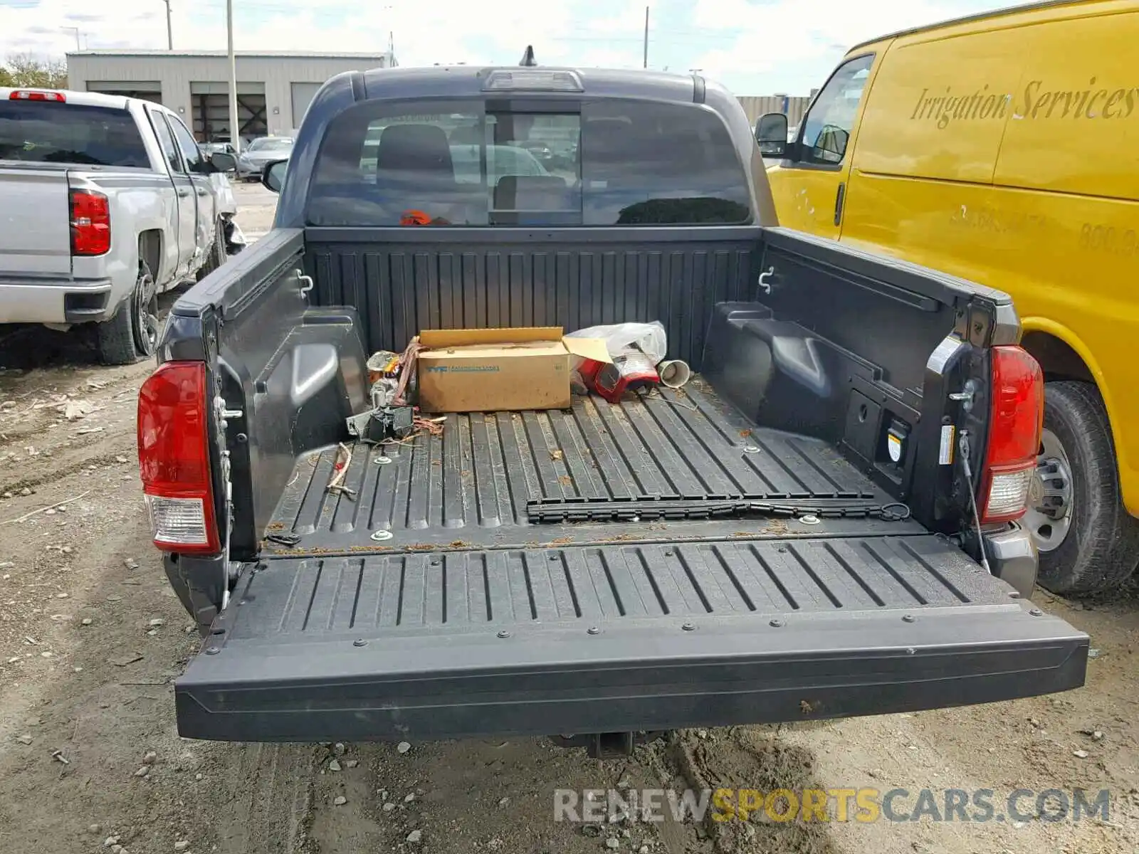 9 Фотография поврежденного автомобиля 5TFCZ5ANXKX171147 TOYOTA TACOMA DOU 2019