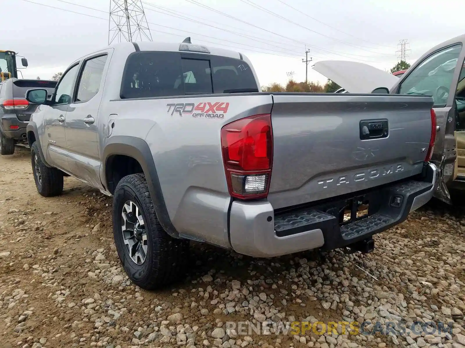 3 Фотография поврежденного автомобиля 5TFCZ5ANXKX190815 TOYOTA TACOMA DOU 2019