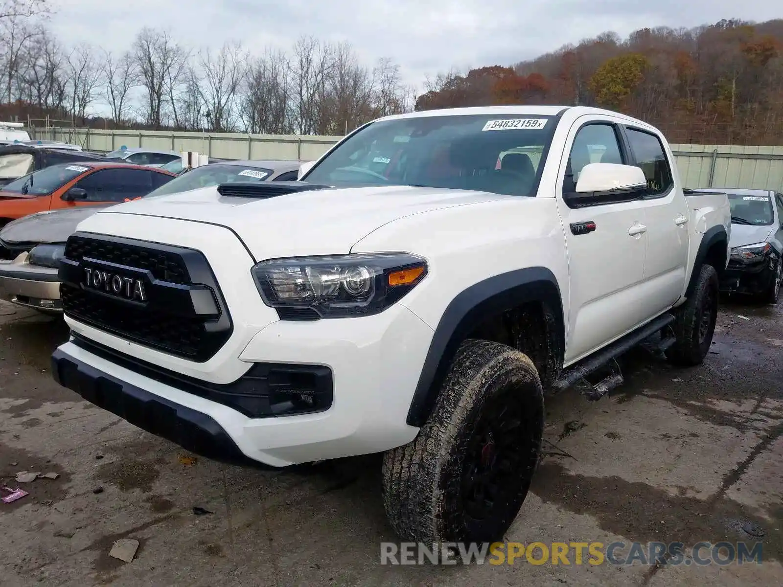 2 Photograph of a damaged car 5TFCZ5ANXKX191009 TOYOTA TACOMA DOU 2019