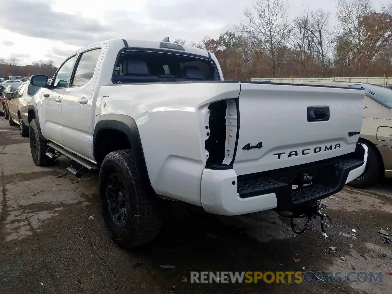 3 Фотография поврежденного автомобиля 5TFCZ5ANXKX191009 TOYOTA TACOMA DOU 2019