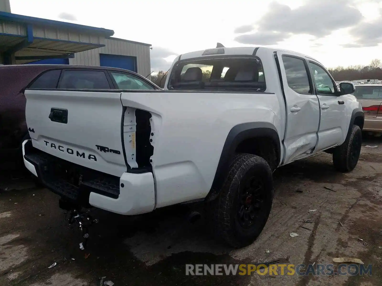 4 Фотография поврежденного автомобиля 5TFCZ5ANXKX191009 TOYOTA TACOMA DOU 2019