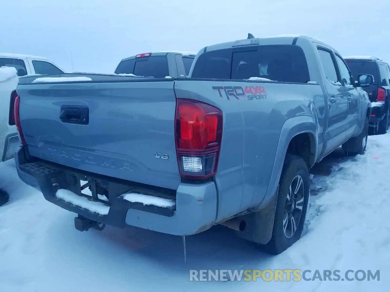 4 Photograph of a damaged car 5TFDZ5BN1KX044760 TOYOTA TACOMA DOU 2019