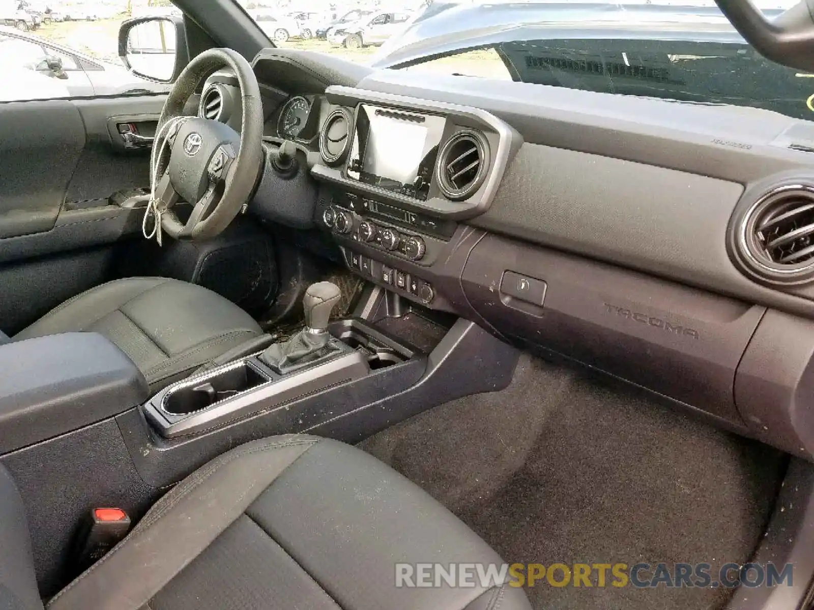 5 Photograph of a damaged car 5TFDZ5BN2KX041804 TOYOTA TACOMA DOU 2019