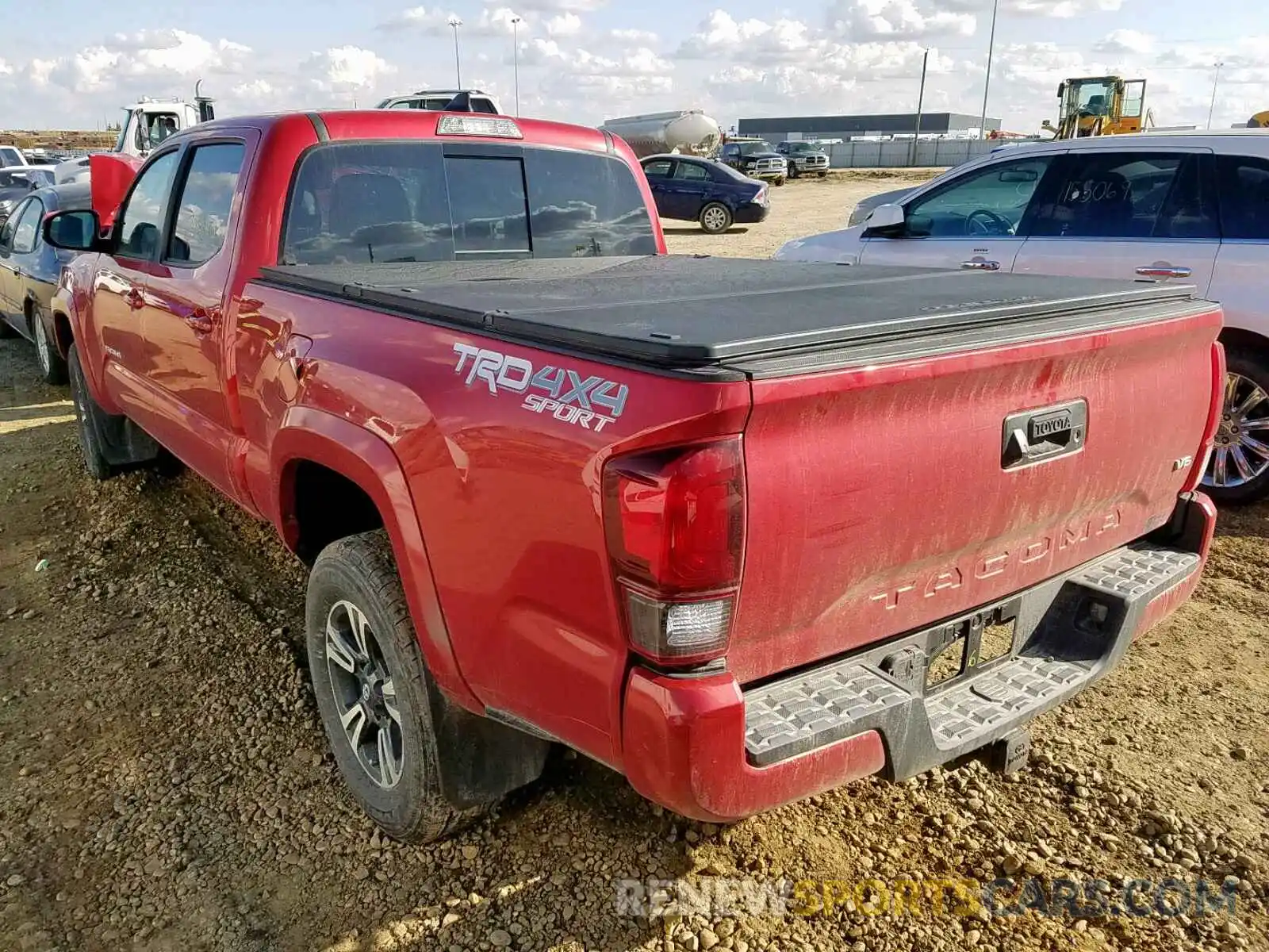 3 Фотография поврежденного автомобиля 5TFDZ5BN2KX042340 TOYOTA TACOMA DOU 2019