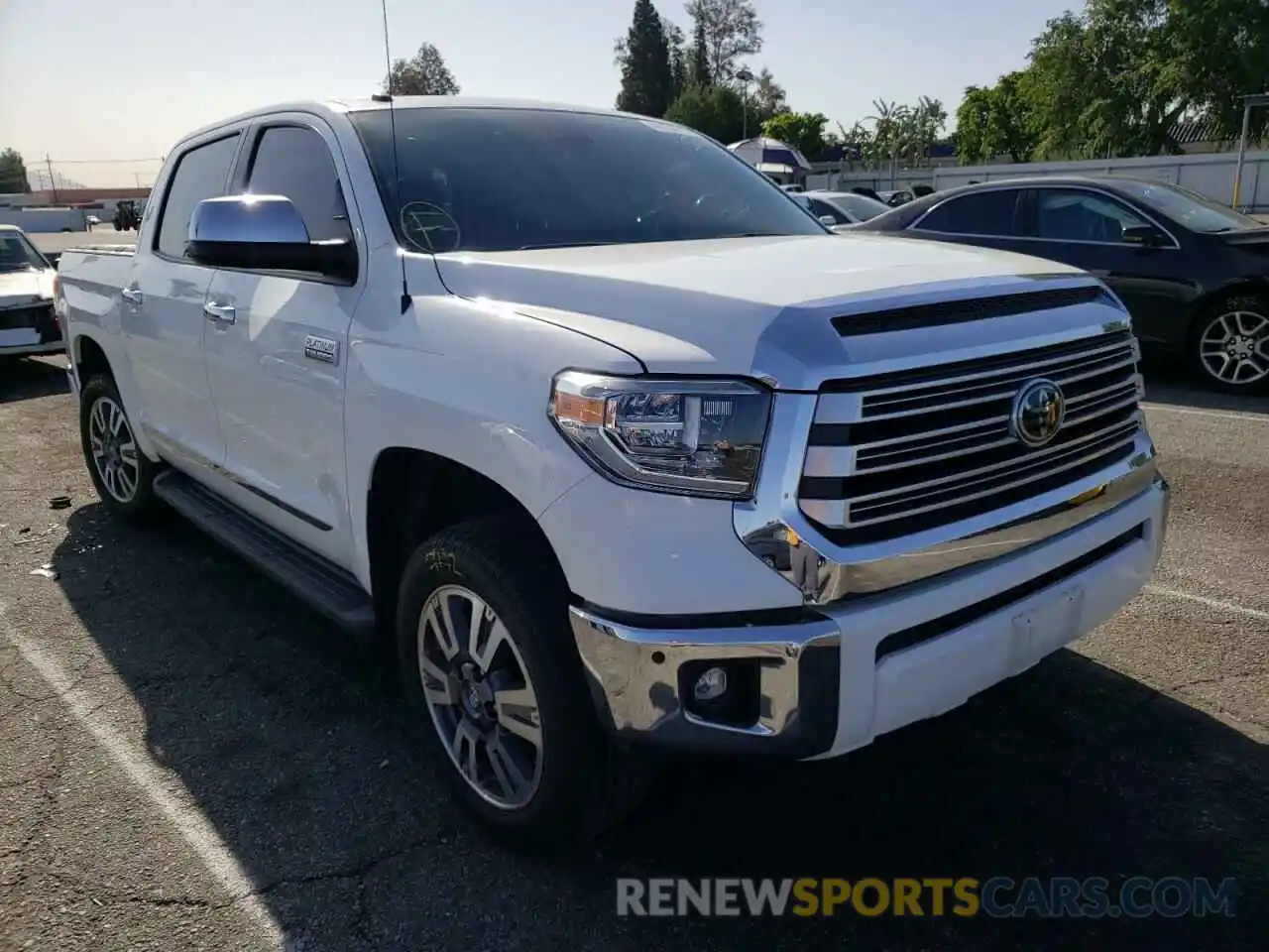 1 Photograph of a damaged car 5TFAY5F10KX779954 TOYOTA TUNDRA 2019