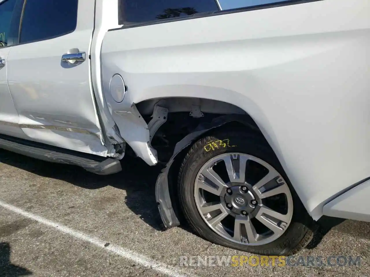 9 Photograph of a damaged car 5TFAY5F10KX779954 TOYOTA TUNDRA 2019