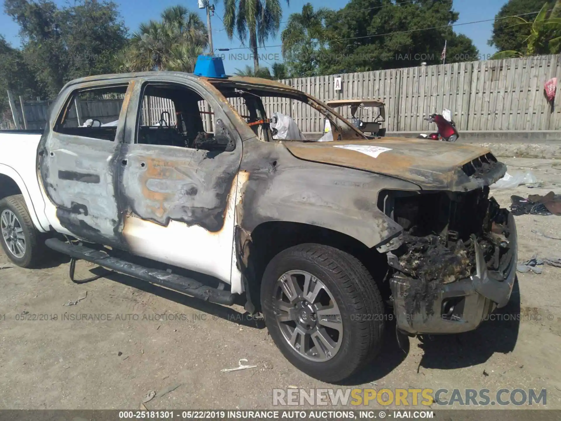 6 Photograph of a damaged car 5TFAY5F10KX780277 TOYOTA TUNDRA 2019