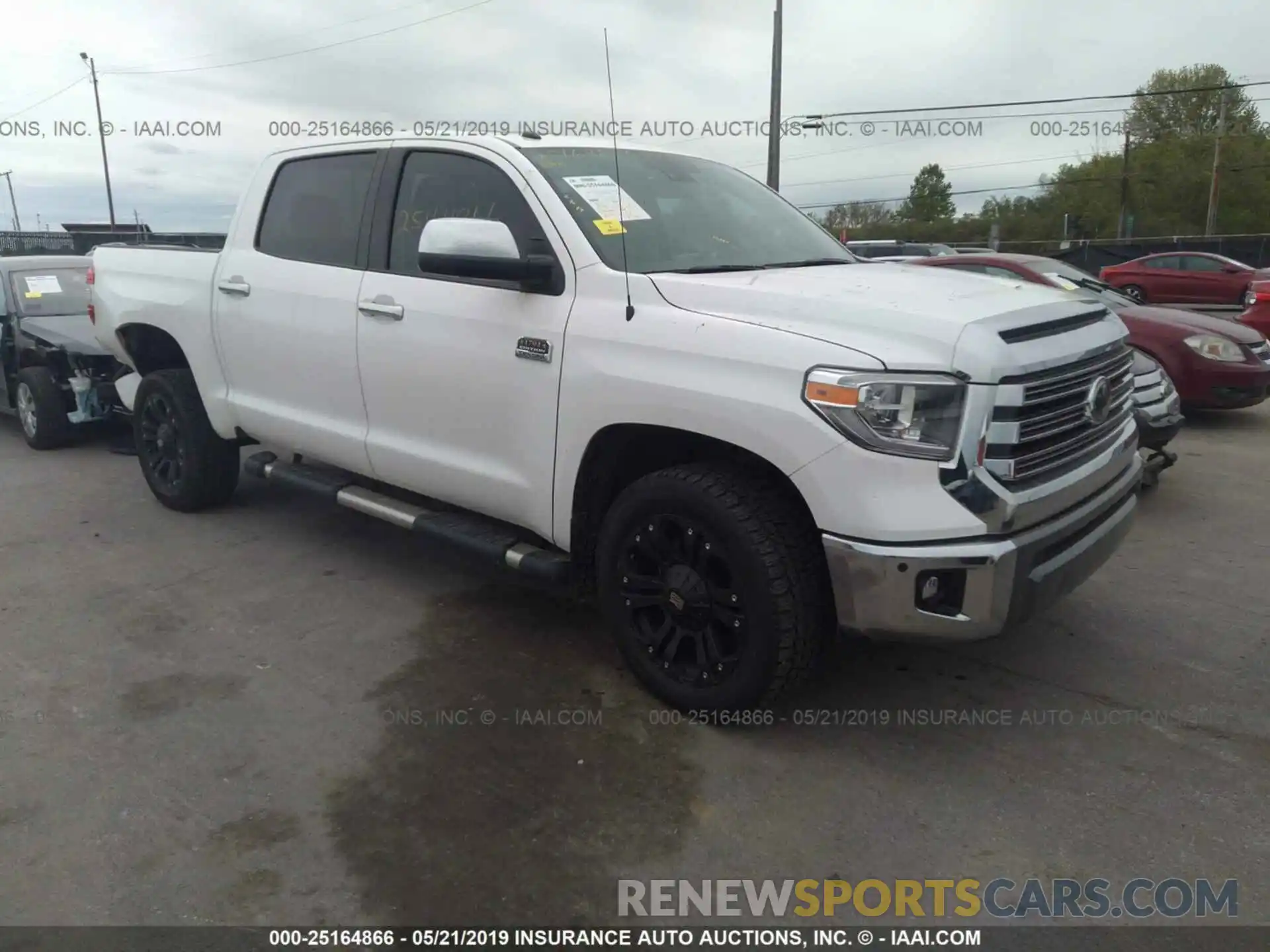 1 Photograph of a damaged car 5TFAY5F10KX781591 TOYOTA TUNDRA 2019