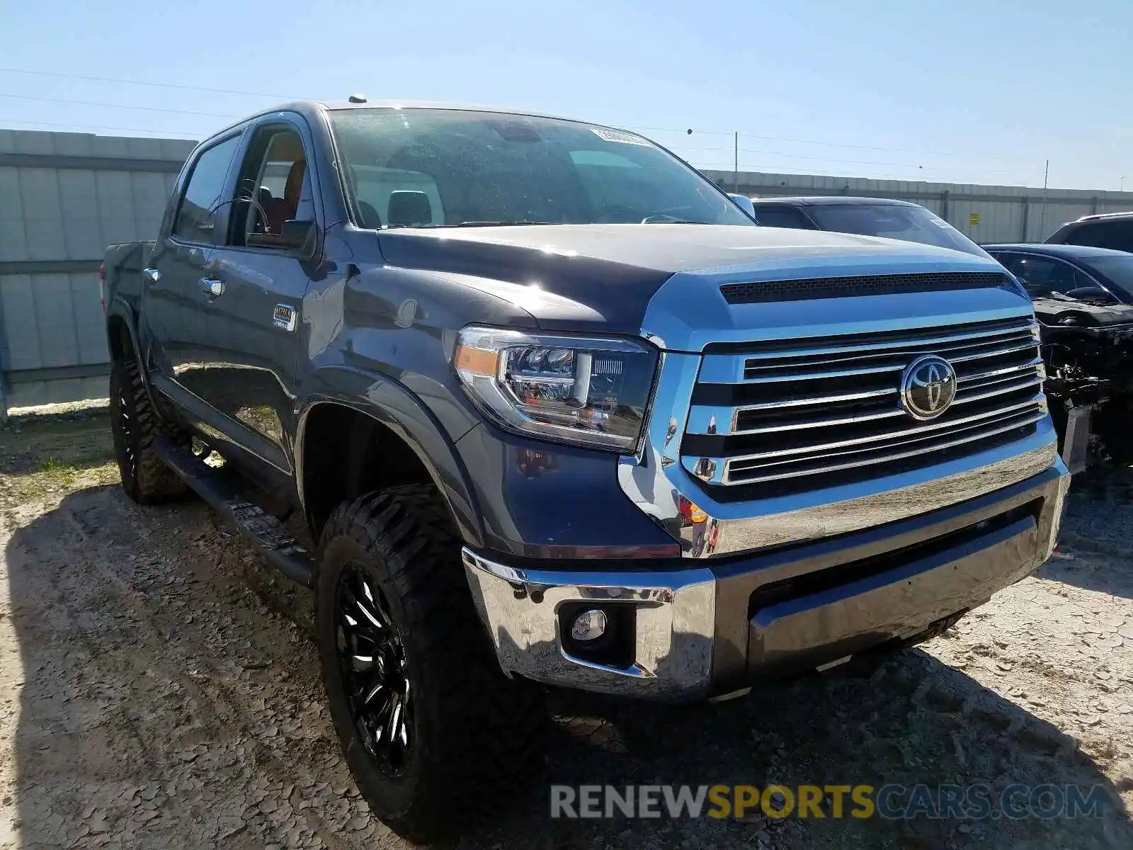 1 Photograph of a damaged car 5TFAY5F10KX842406 TOYOTA TUNDRA 2019