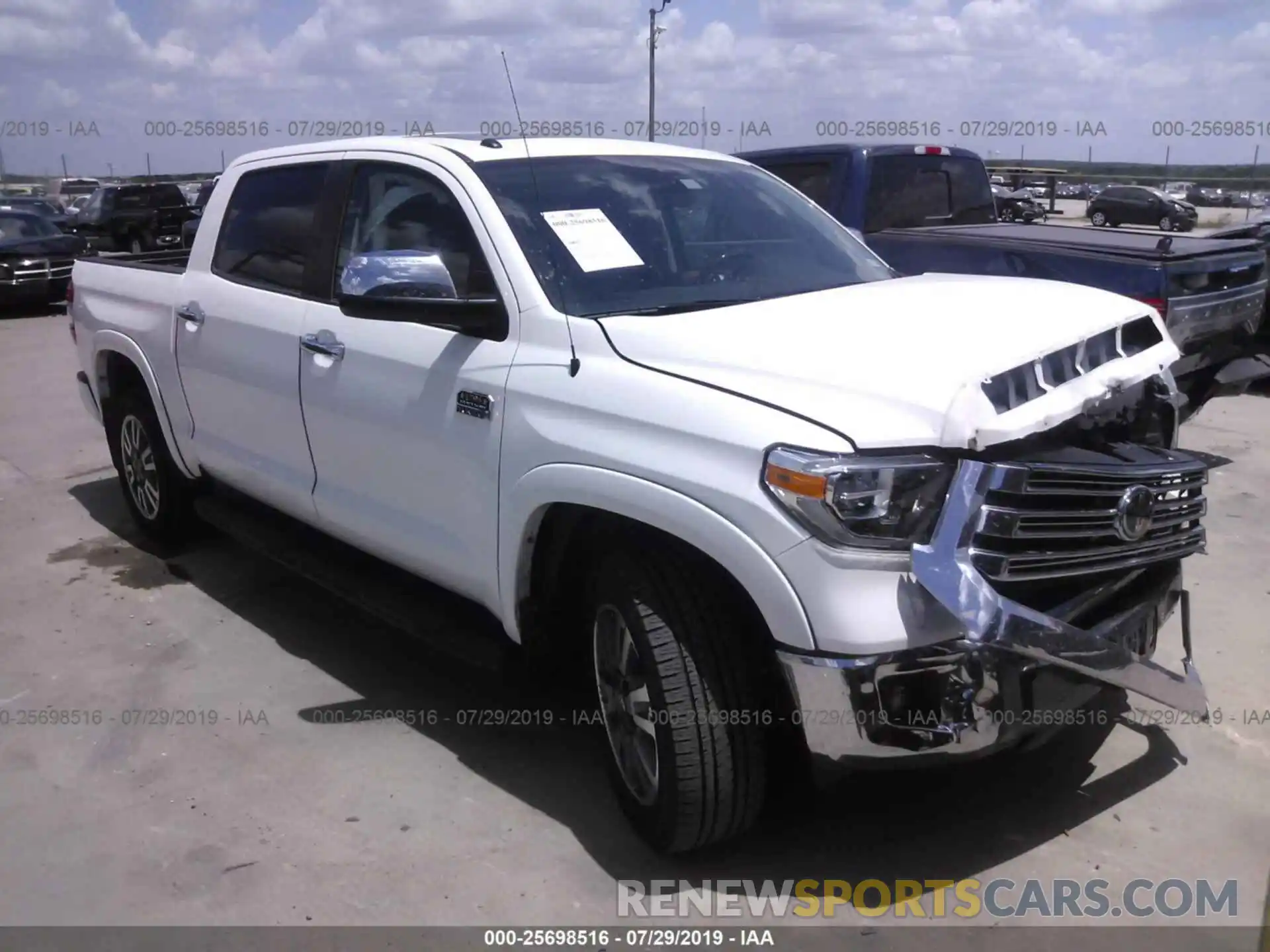 1 Photograph of a damaged car 5TFAY5F11KX800553 TOYOTA TUNDRA 2019