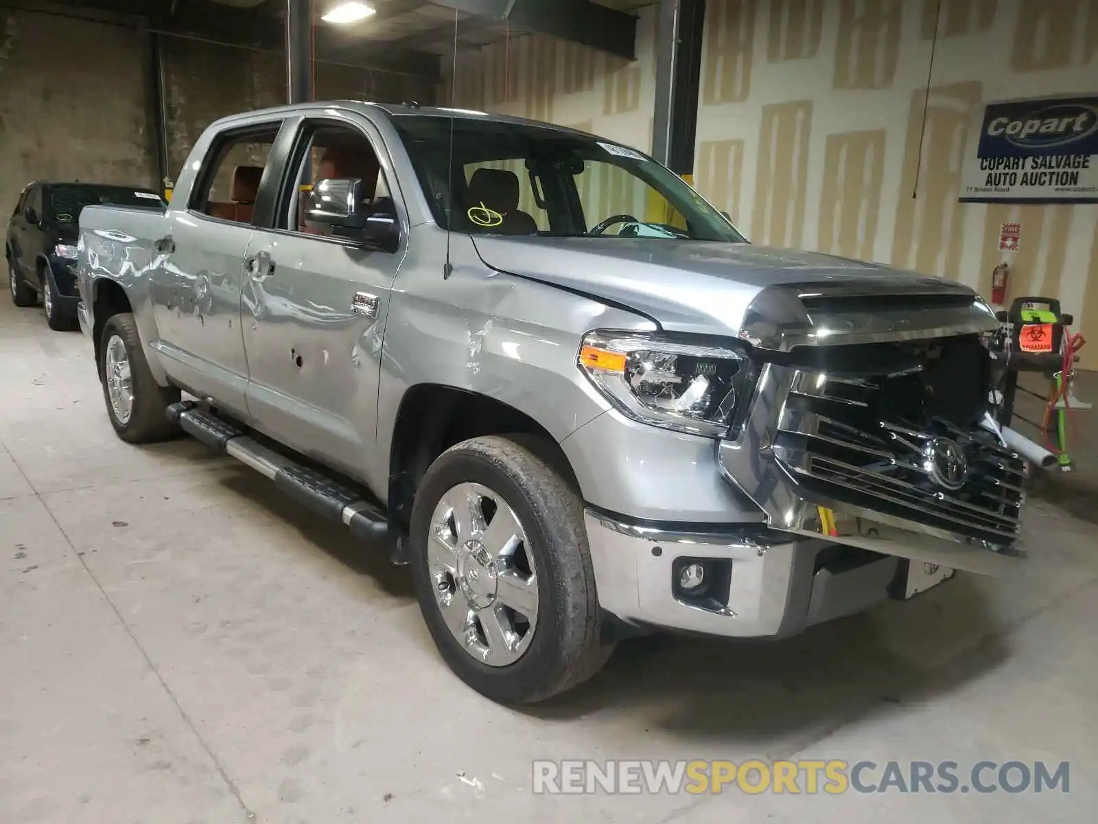 1 Photograph of a damaged car 5TFAY5F12KX806894 TOYOTA TUNDRA 2019