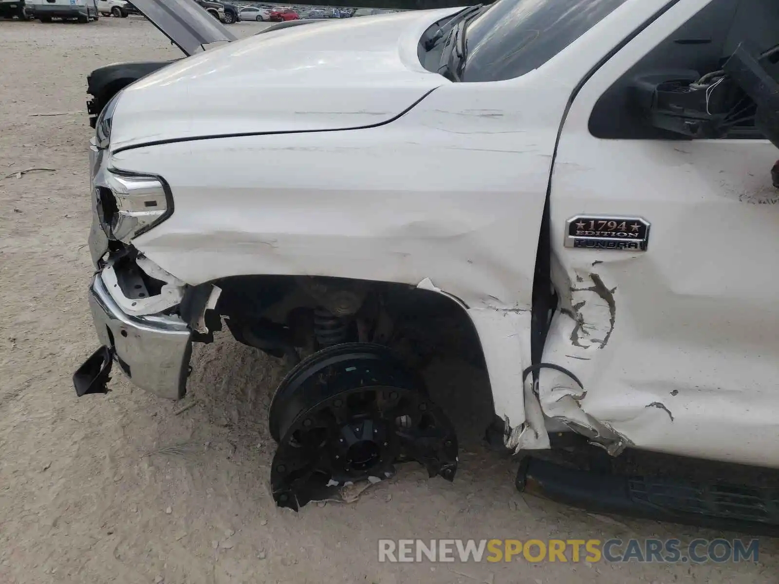 9 Photograph of a damaged car 5TFAY5F13KX780712 TOYOTA TUNDRA 2019