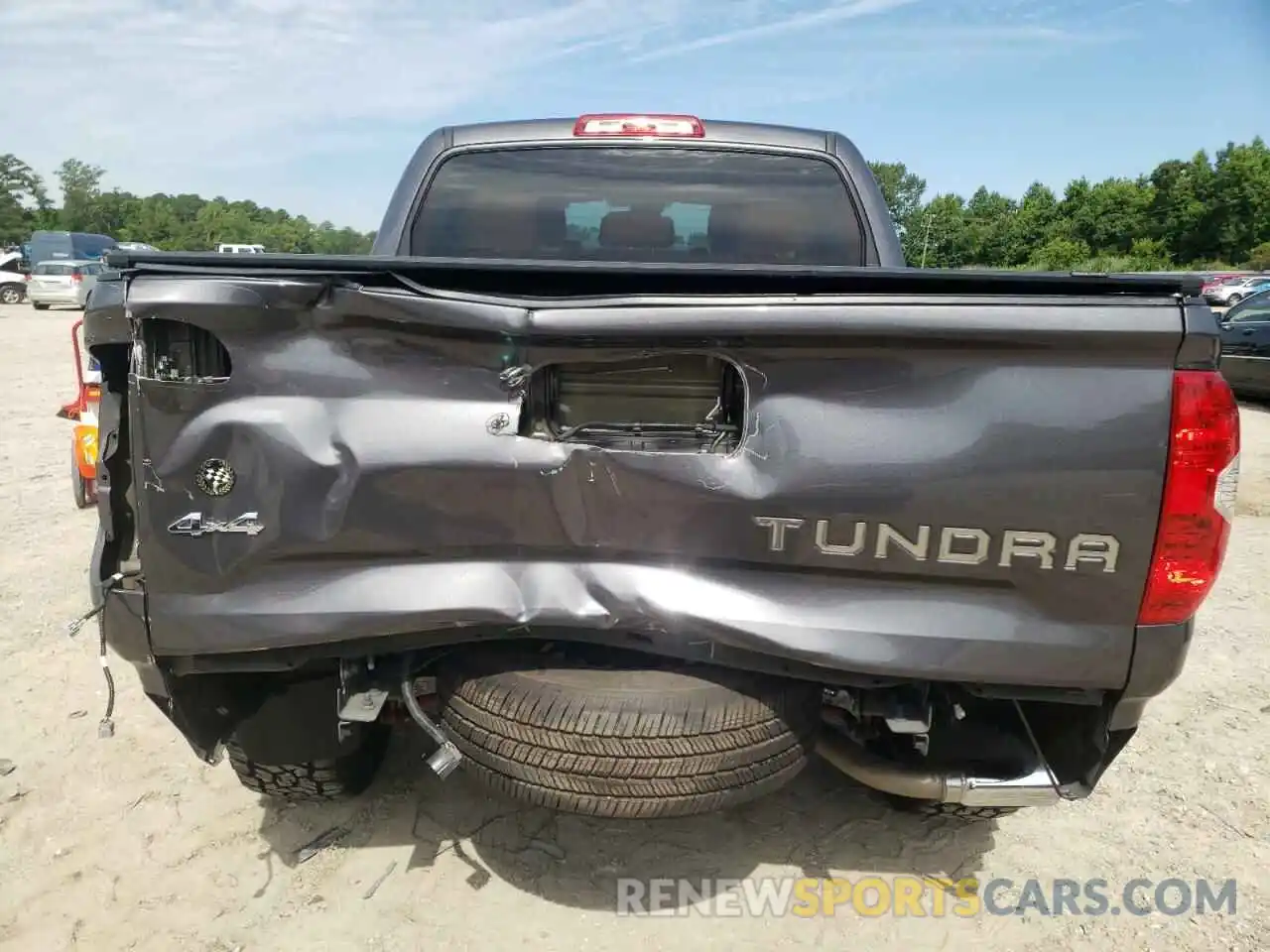 9 Photograph of a damaged car 5TFAY5F13KX794948 TOYOTA TUNDRA 2019