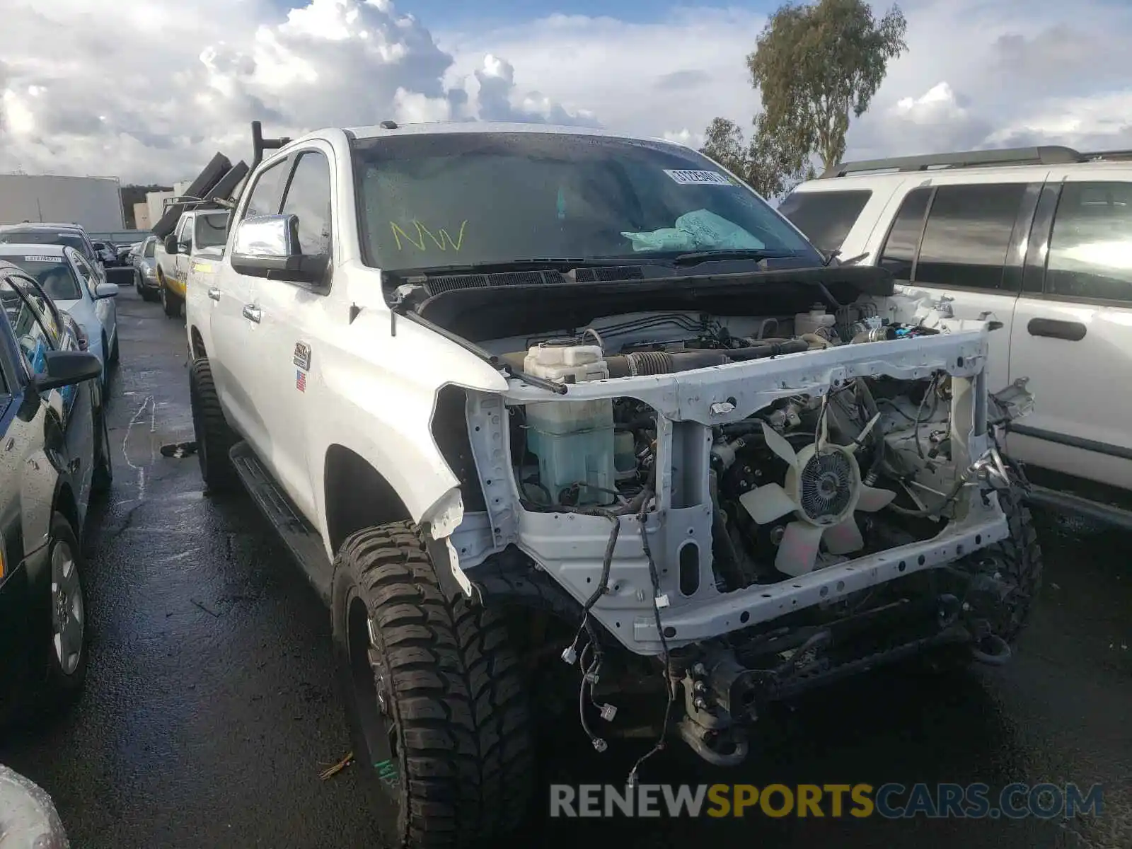 1 Photograph of a damaged car 5TFAY5F13KX831674 TOYOTA TUNDRA 2019