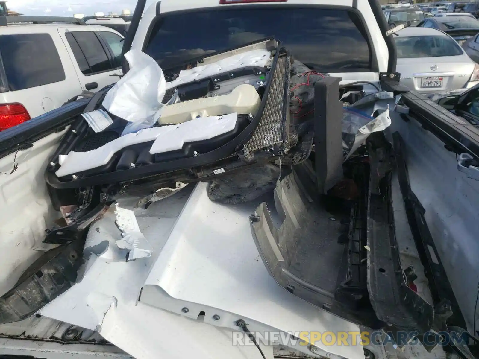 9 Photograph of a damaged car 5TFAY5F13KX831674 TOYOTA TUNDRA 2019