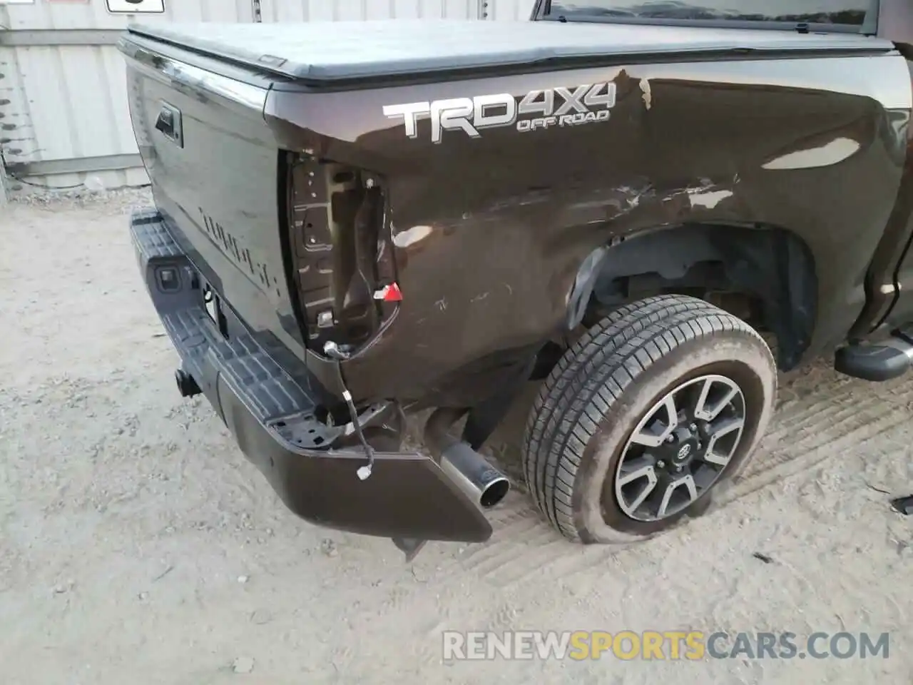 9 Photograph of a damaged car 5TFAY5F14KX809330 TOYOTA TUNDRA 2019