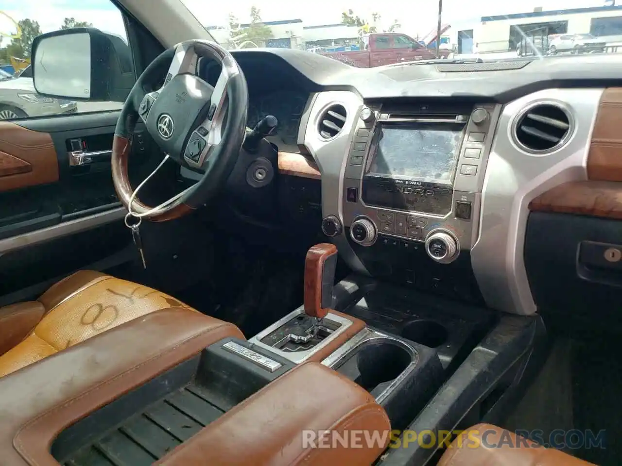 9 Photograph of a damaged car 5TFAY5F15KX786236 TOYOTA TUNDRA 2019