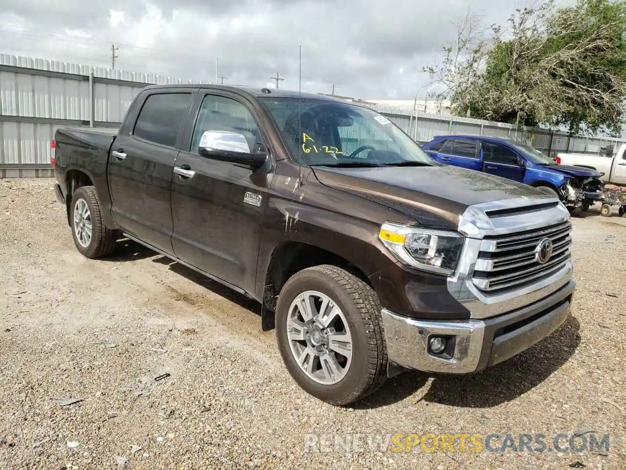 1 Photograph of a damaged car 5TFAY5F15KX841347 TOYOTA TUNDRA 2019