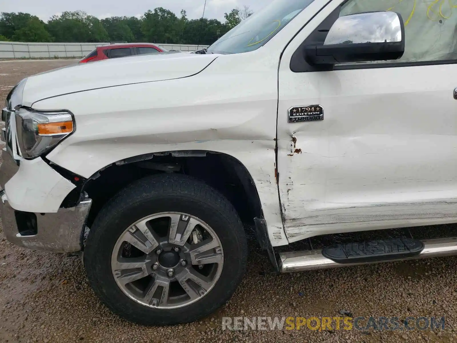 9 Photograph of a damaged car 5TFAY5F16KX782728 TOYOTA TUNDRA 2019