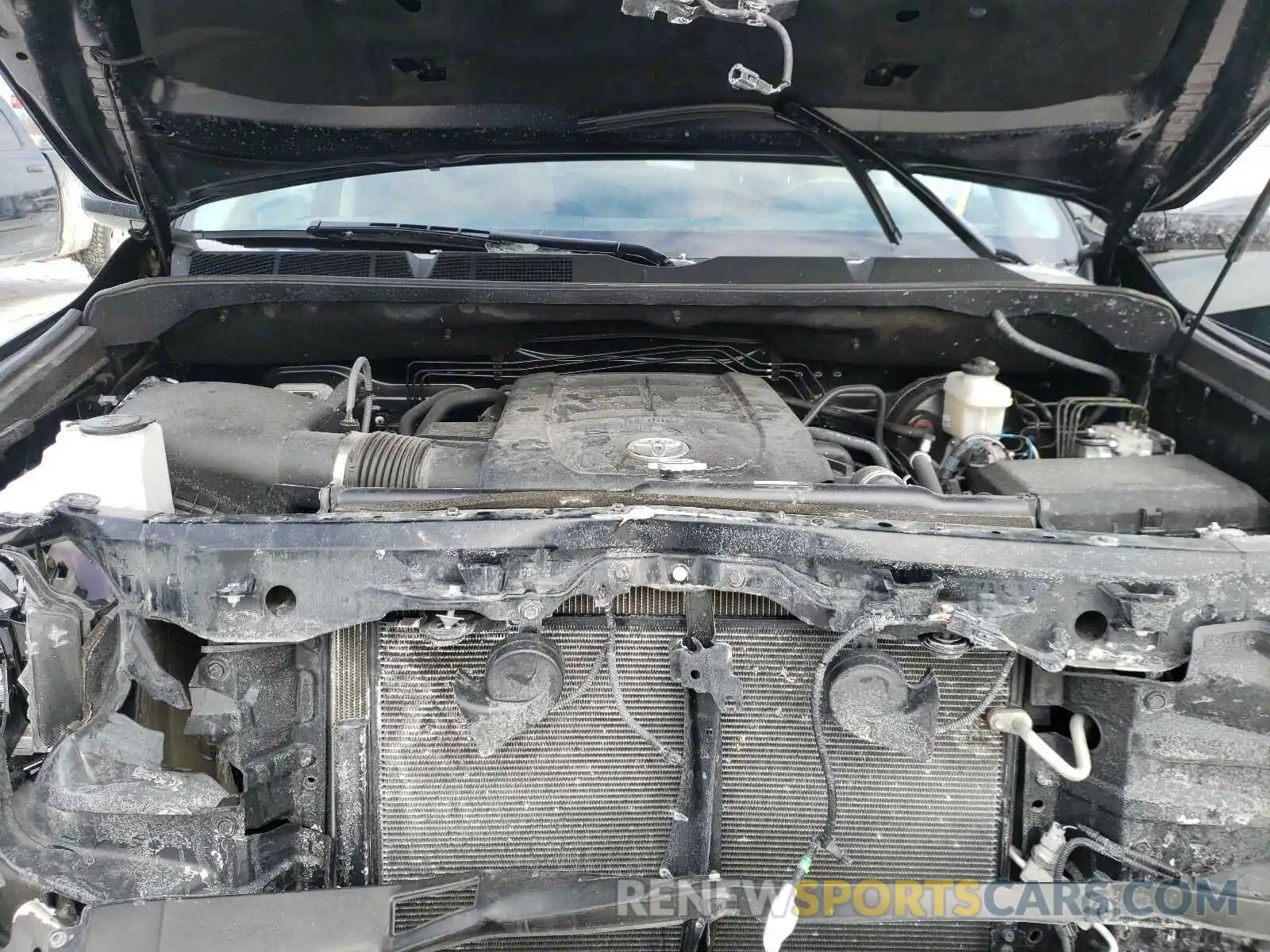 7 Photograph of a damaged car 5TFAY5F16KX830941 TOYOTA TUNDRA 2019