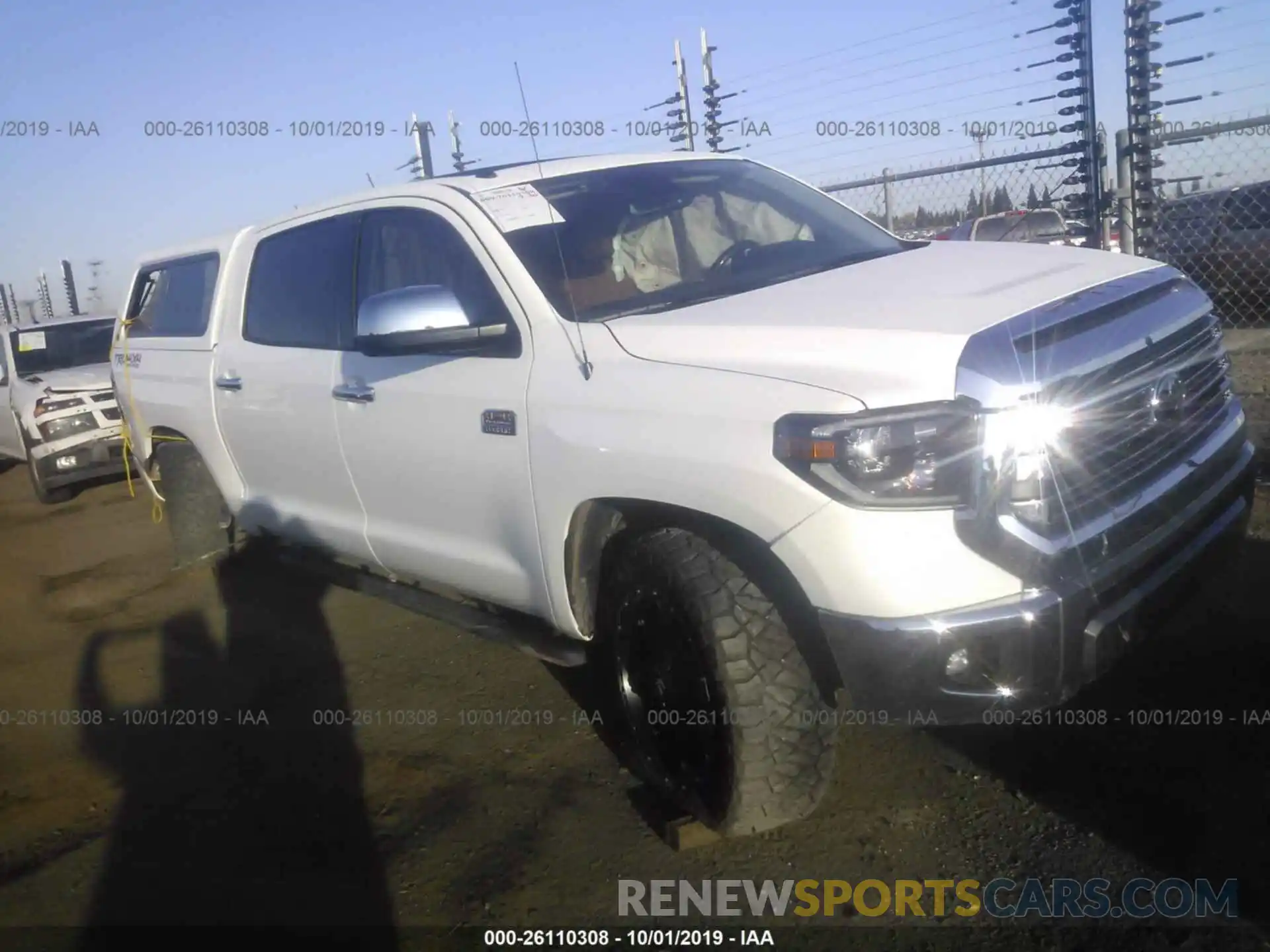 1 Photograph of a damaged car 5TFAY5F16KX833077 TOYOTA TUNDRA 2019