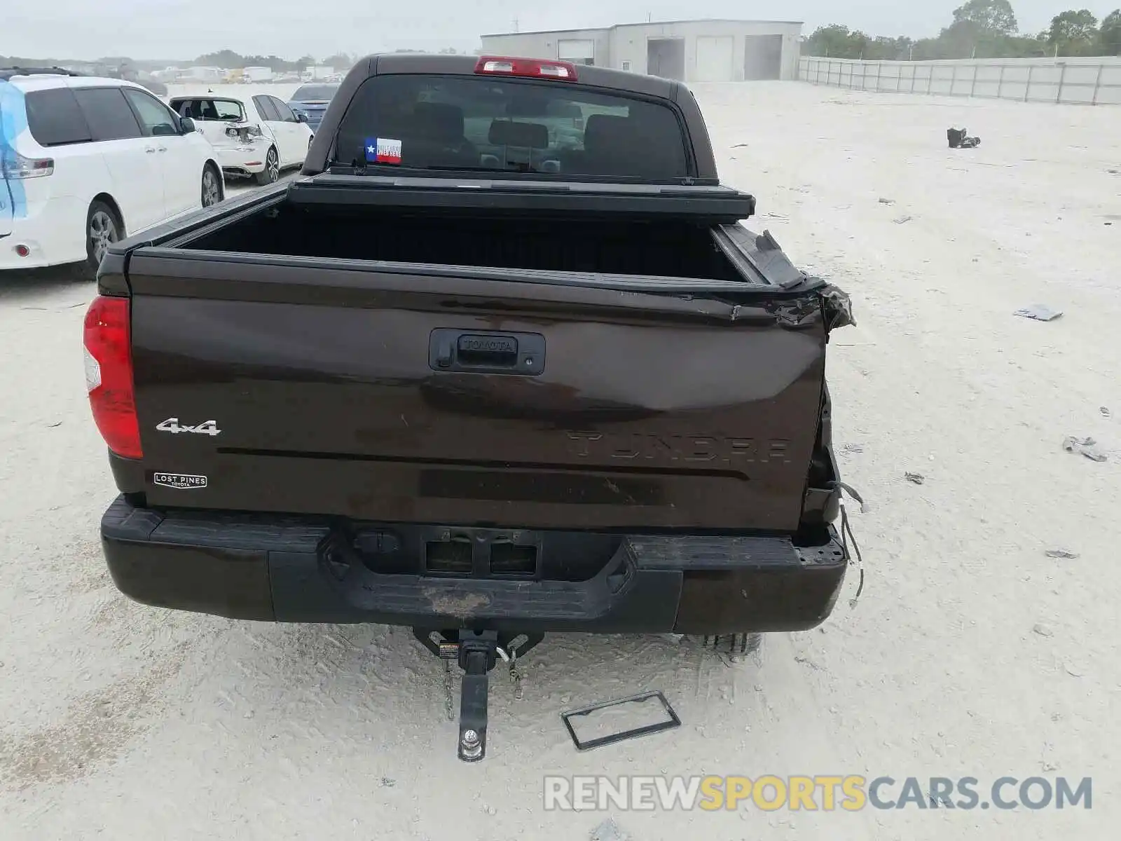 9 Photograph of a damaged car 5TFAY5F18KX782262 TOYOTA TUNDRA 2019