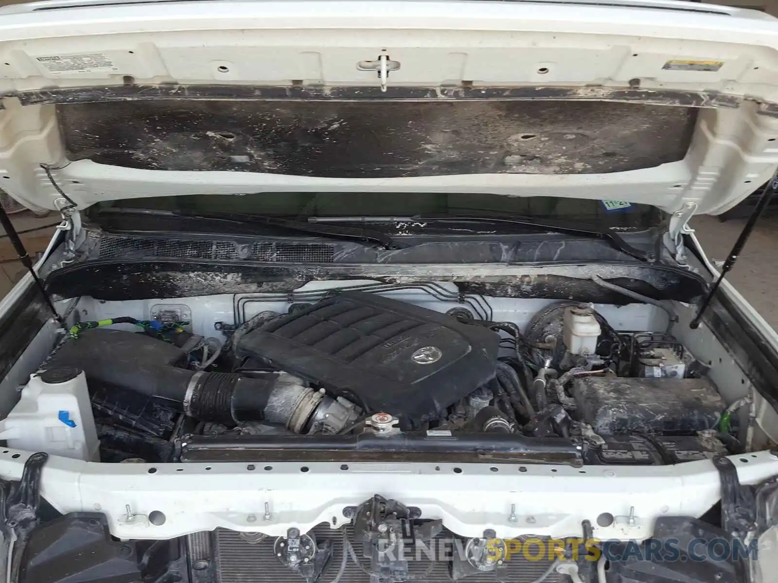 7 Photograph of a damaged car 5TFAY5F19KX809341 TOYOTA TUNDRA 2019