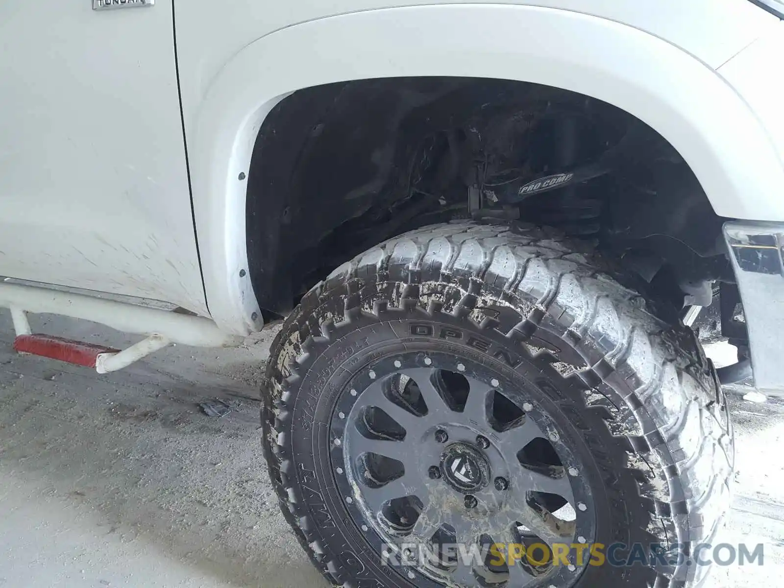 9 Photograph of a damaged car 5TFAY5F19KX809341 TOYOTA TUNDRA 2019