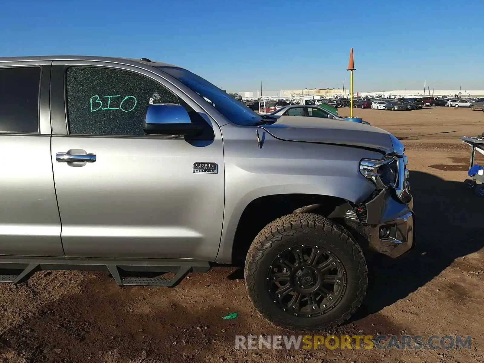 9 Photograph of a damaged car 5TFAY5F19KX813390 TOYOTA TUNDRA 2019