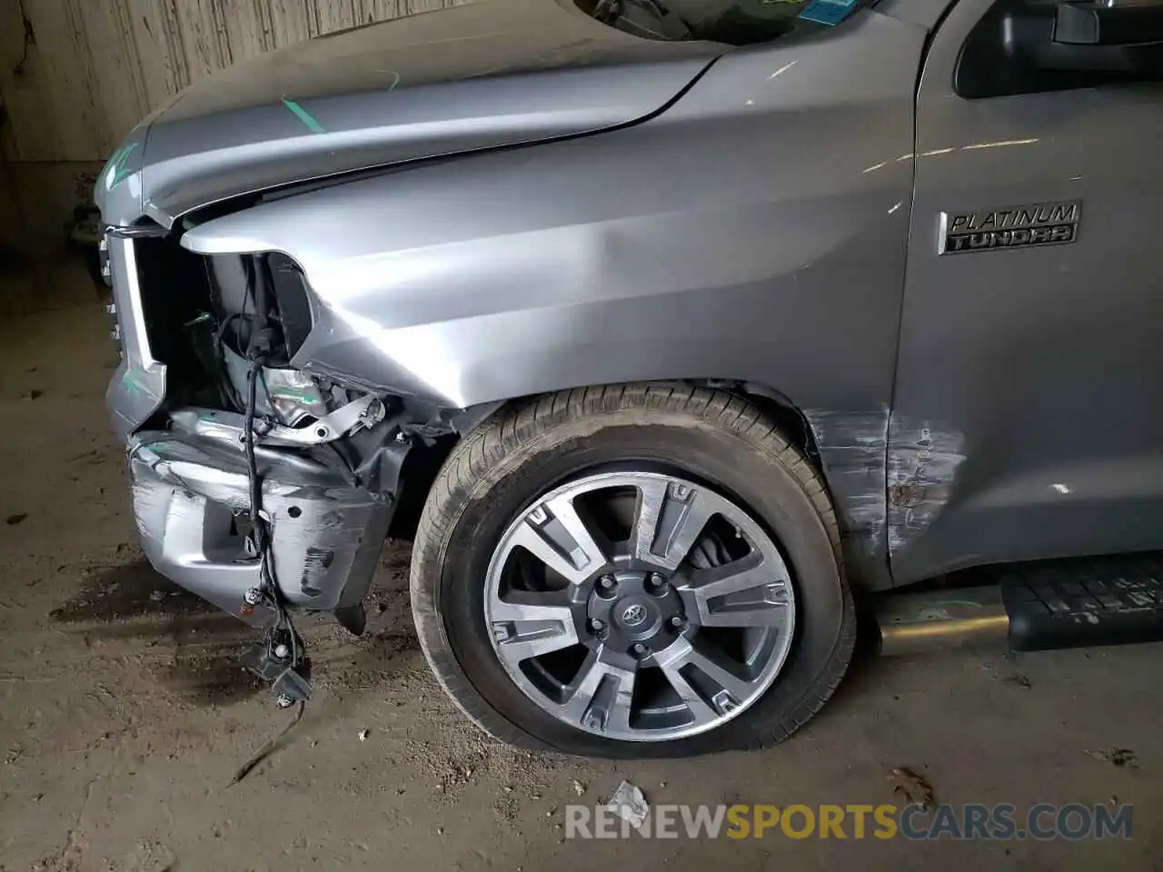 9 Photograph of a damaged car 5TFAY5F19KX819125 TOYOTA TUNDRA 2019