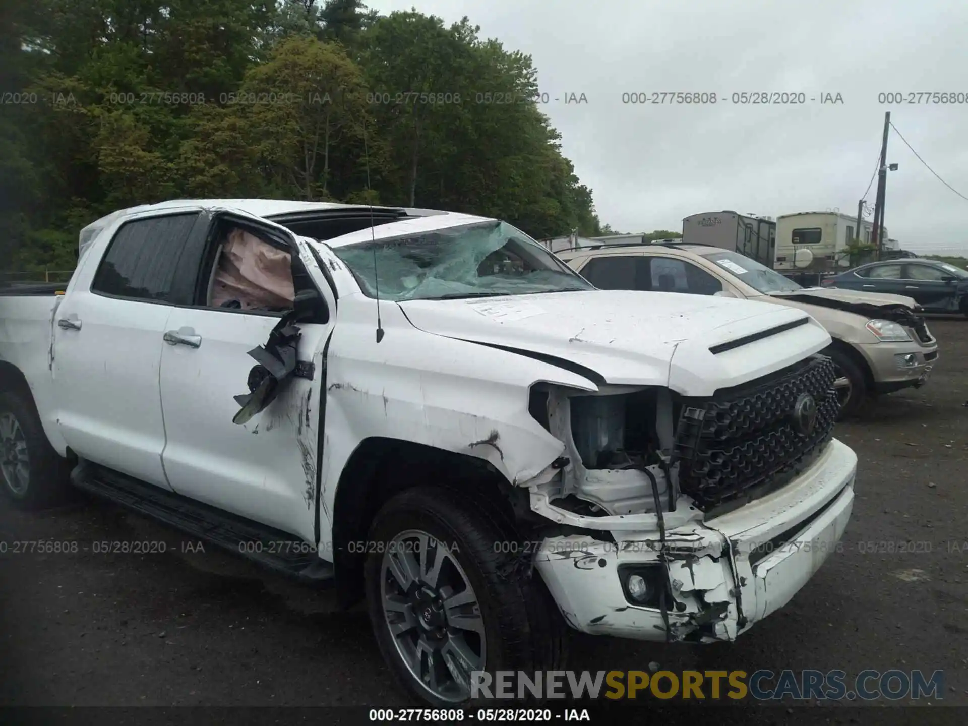 1 Photograph of a damaged car 5TFAY5F19KX826740 TOYOTA TUNDRA 2019