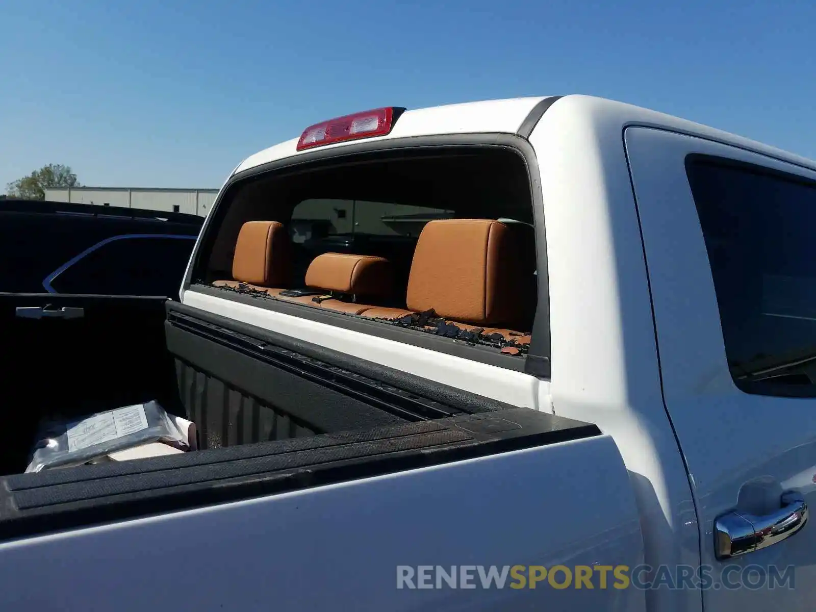 9 Photograph of a damaged car 5TFAY5F19KX832084 TOYOTA TUNDRA 2019