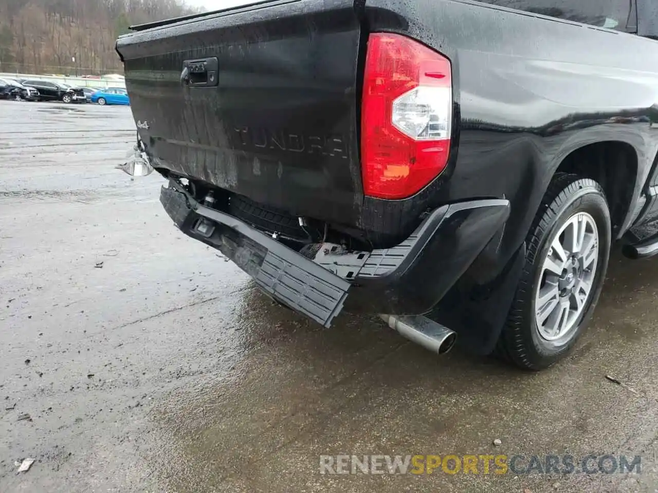 9 Photograph of a damaged car 5TFAY5F1XKX783297 TOYOTA TUNDRA 2019