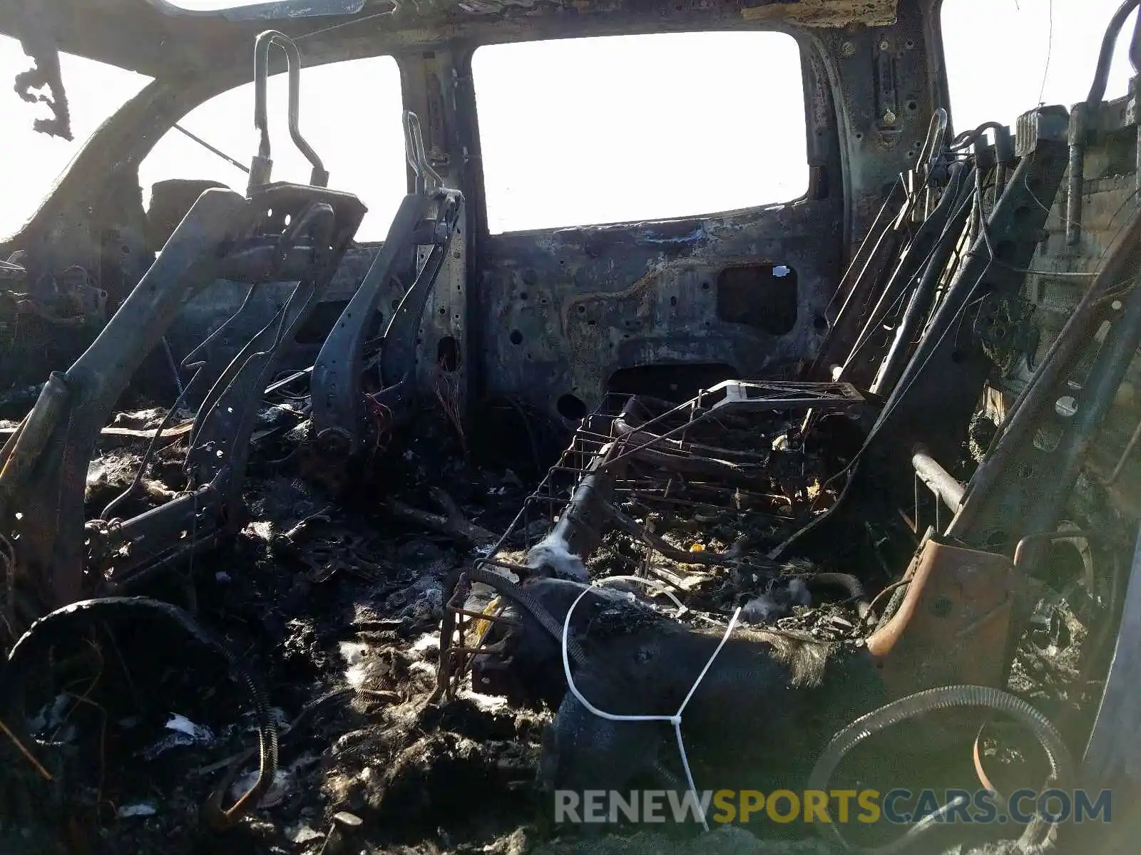 6 Photograph of a damaged car 5TFAY5F1XKX814953 TOYOTA TUNDRA 2019