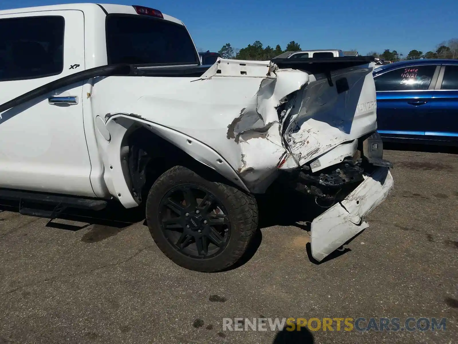 9 Photograph of a damaged car 5TFAY5F1XKX859522 TOYOTA TUNDRA 2019