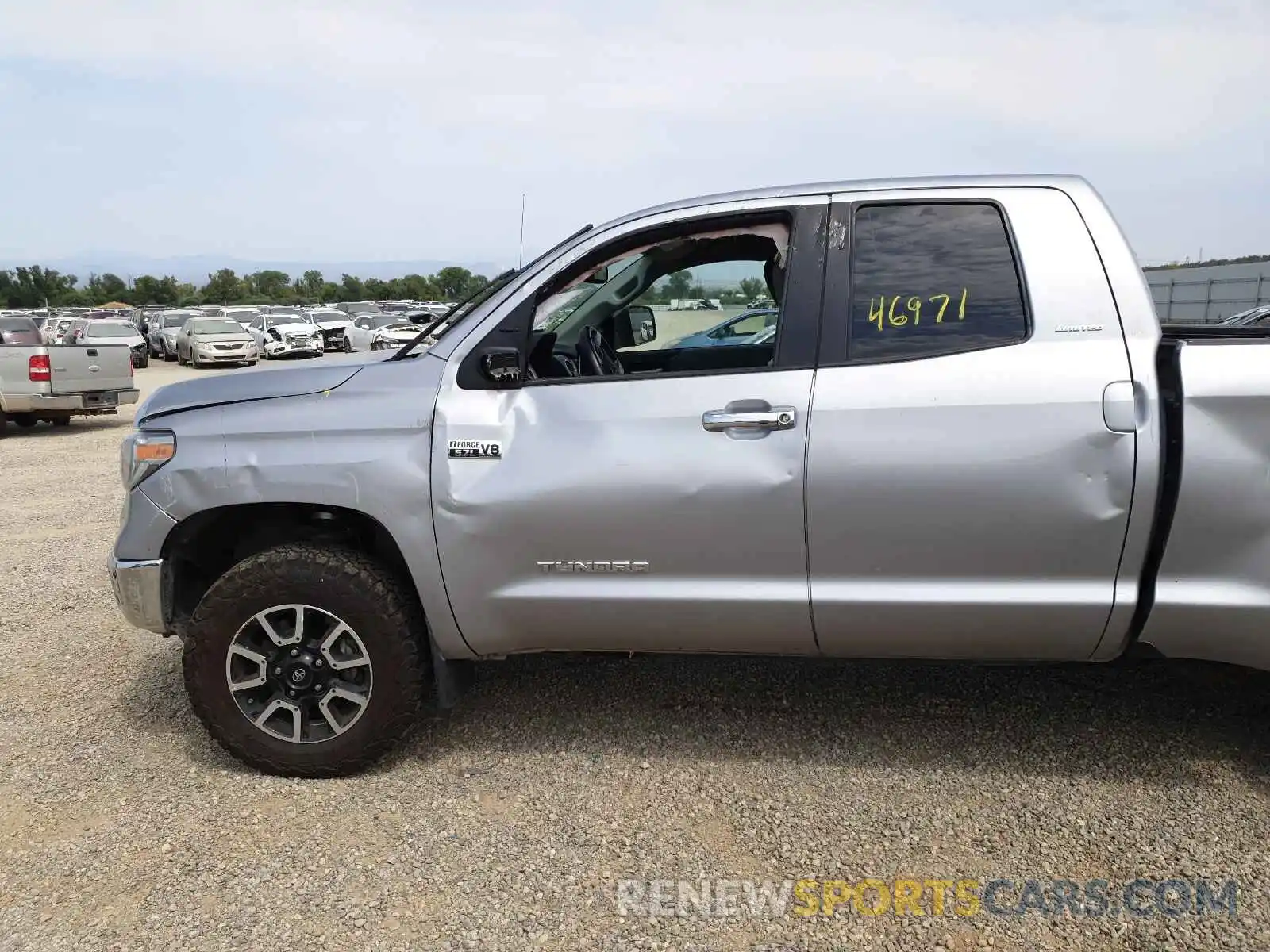 9 Photograph of a damaged car 5TFBY5F13KX865151 TOYOTA TUNDRA 2019