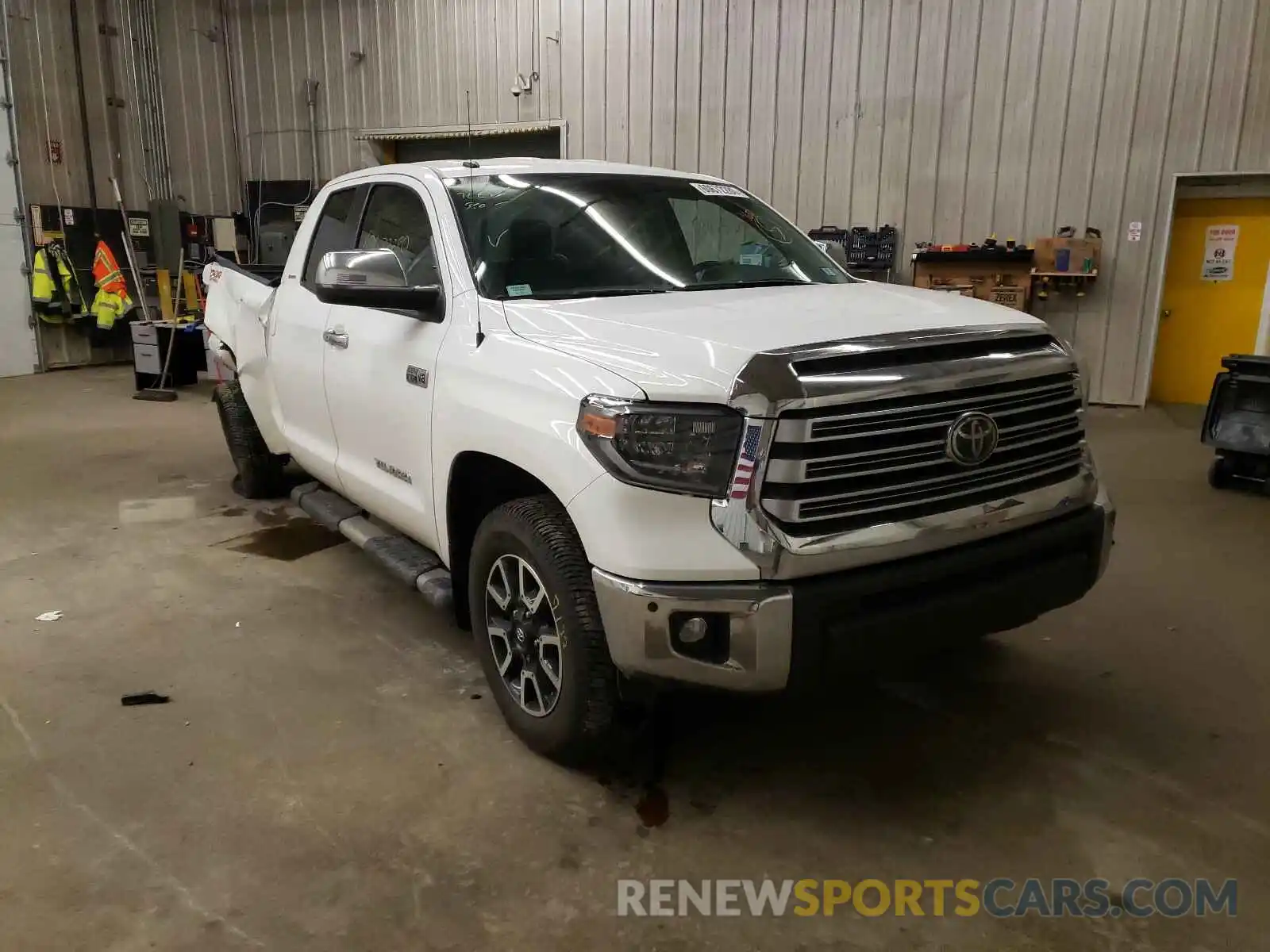 1 Photograph of a damaged car 5TFBY5F16KX796682 TOYOTA TUNDRA 2019