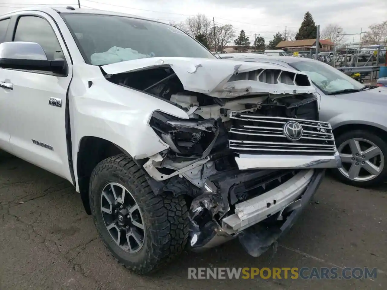 9 Photograph of a damaged car 5TFBY5F18KX850600 TOYOTA TUNDRA 2019