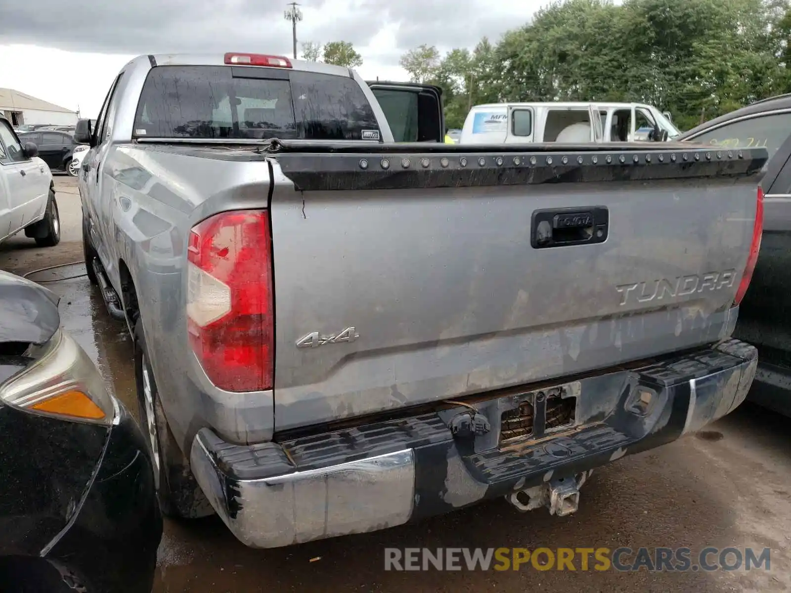 3 Photograph of a damaged car 5TFCY5F12KX025169 TOYOTA TUNDRA 2019