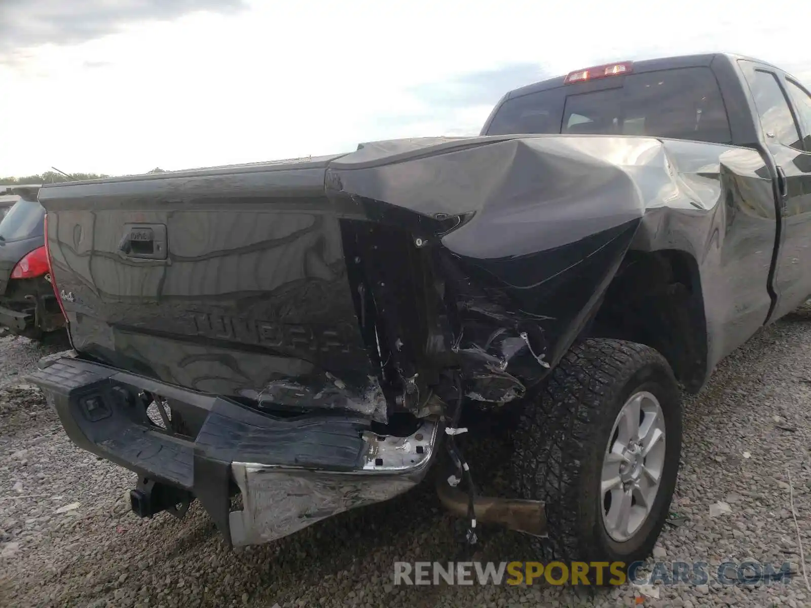 9 Photograph of a damaged car 5TFCY5F13KX025620 TOYOTA TUNDRA 2019