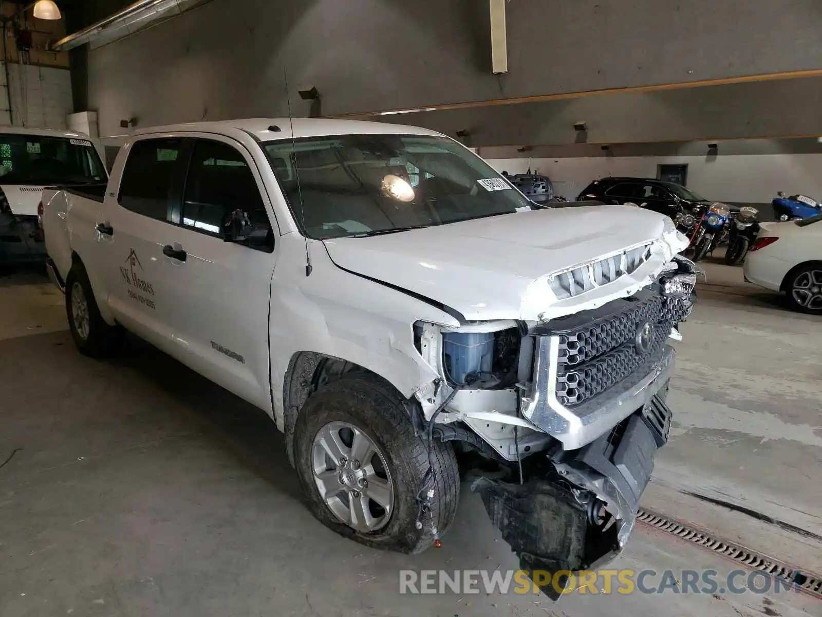 1 Photograph of a damaged car 5TFDM5F10KX082373 TOYOTA TUNDRA 2019