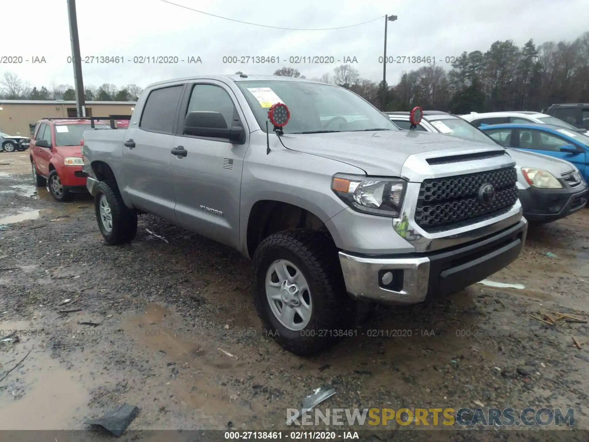 1 Photograph of a damaged car 5TFDM5F17KX081866 TOYOTA TUNDRA 2019