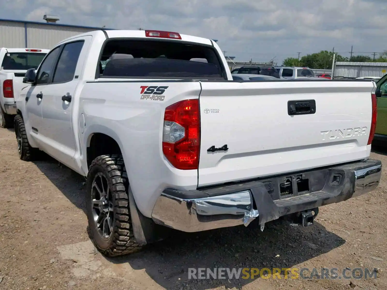 3 Photograph of a damaged car 5TFDW5F10KX779729 TOYOTA TUNDRA 2019