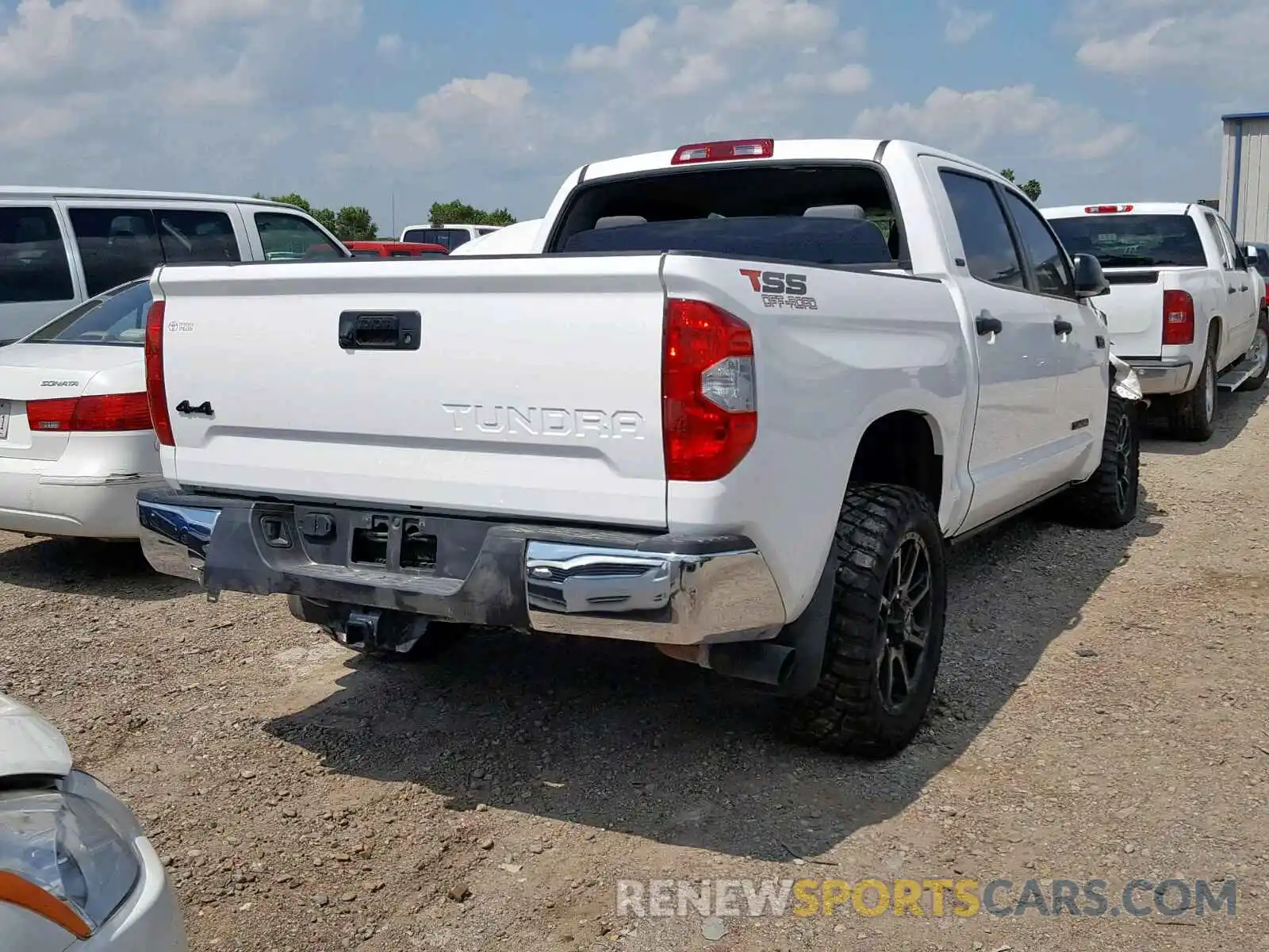 4 Photograph of a damaged car 5TFDW5F10KX779729 TOYOTA TUNDRA 2019