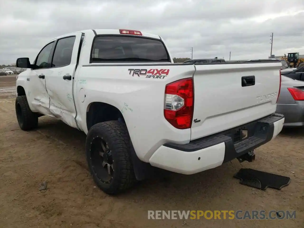 3 Photograph of a damaged car 5TFDW5F10KX784011 TOYOTA TUNDRA 2019