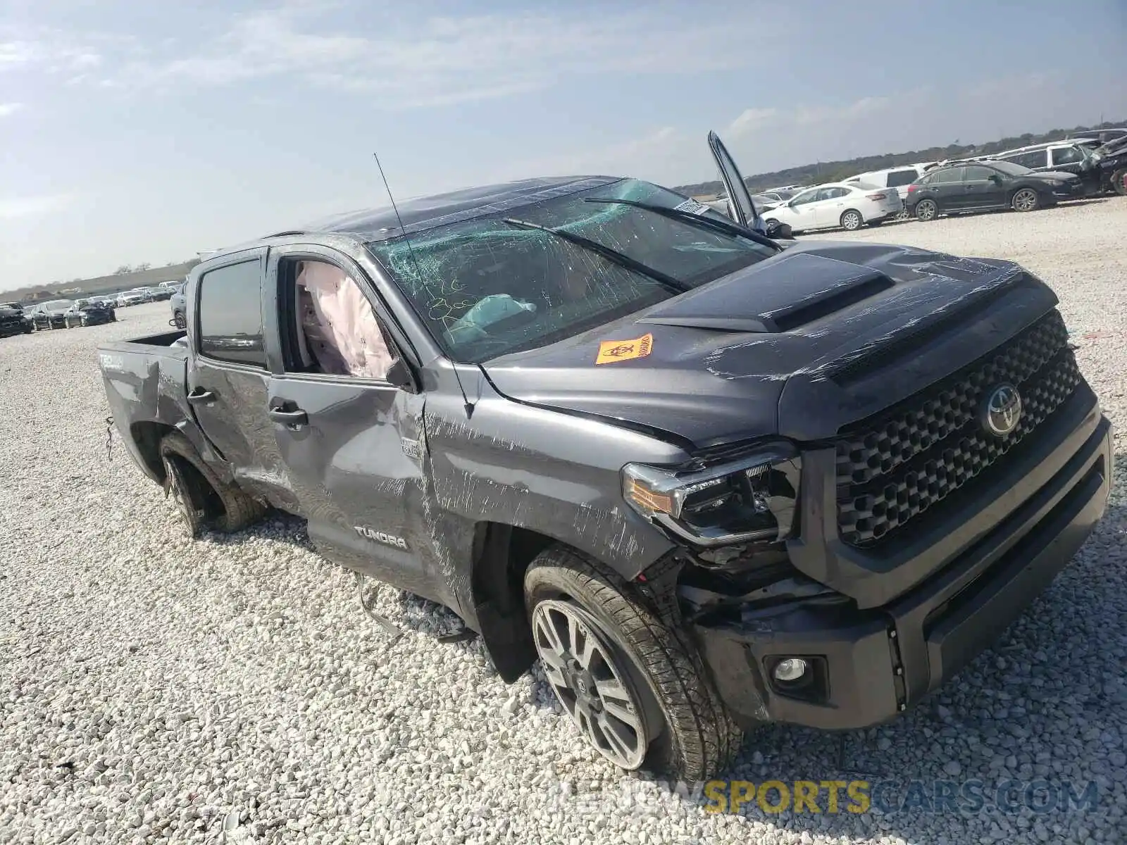 9 Photograph of a damaged car 5TFDW5F10KX798443 TOYOTA TUNDRA 2019