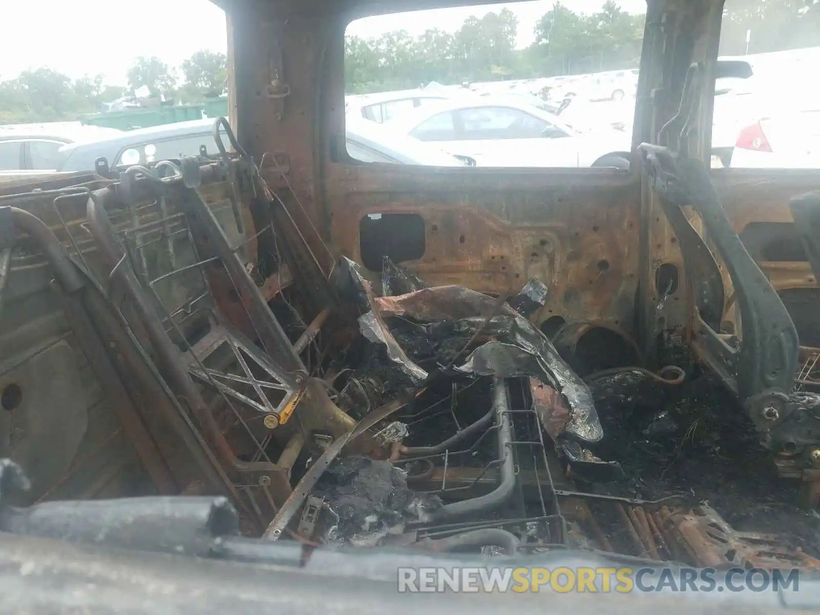 6 Photograph of a damaged car 5TFDW5F10KX800384 TOYOTA TUNDRA 2019