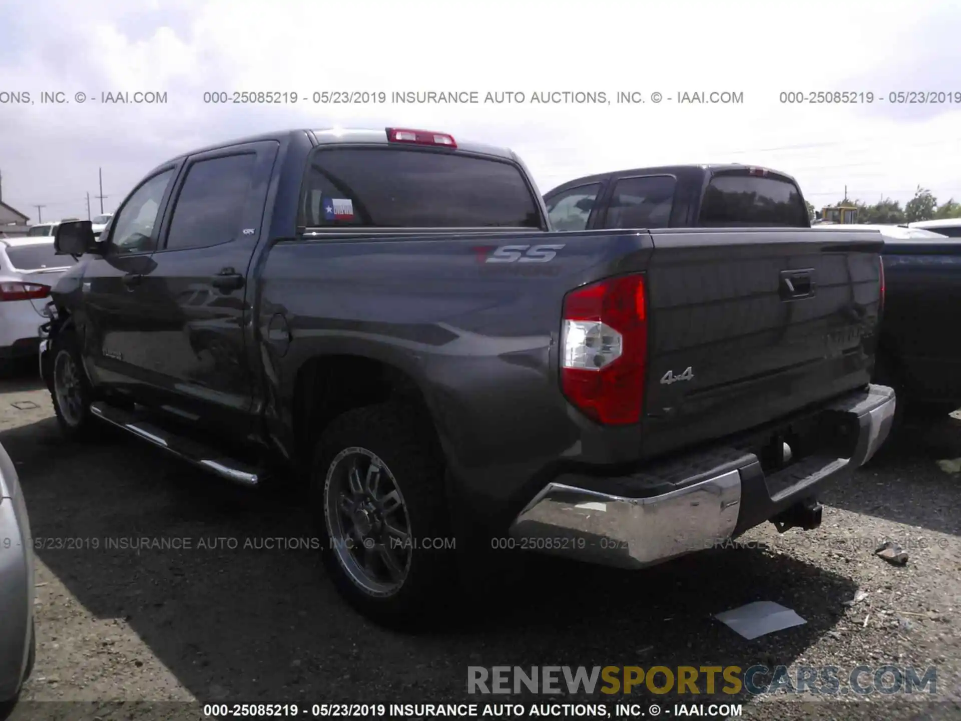 3 Photograph of a damaged car 5TFDW5F10KX804306 TOYOTA TUNDRA 2019