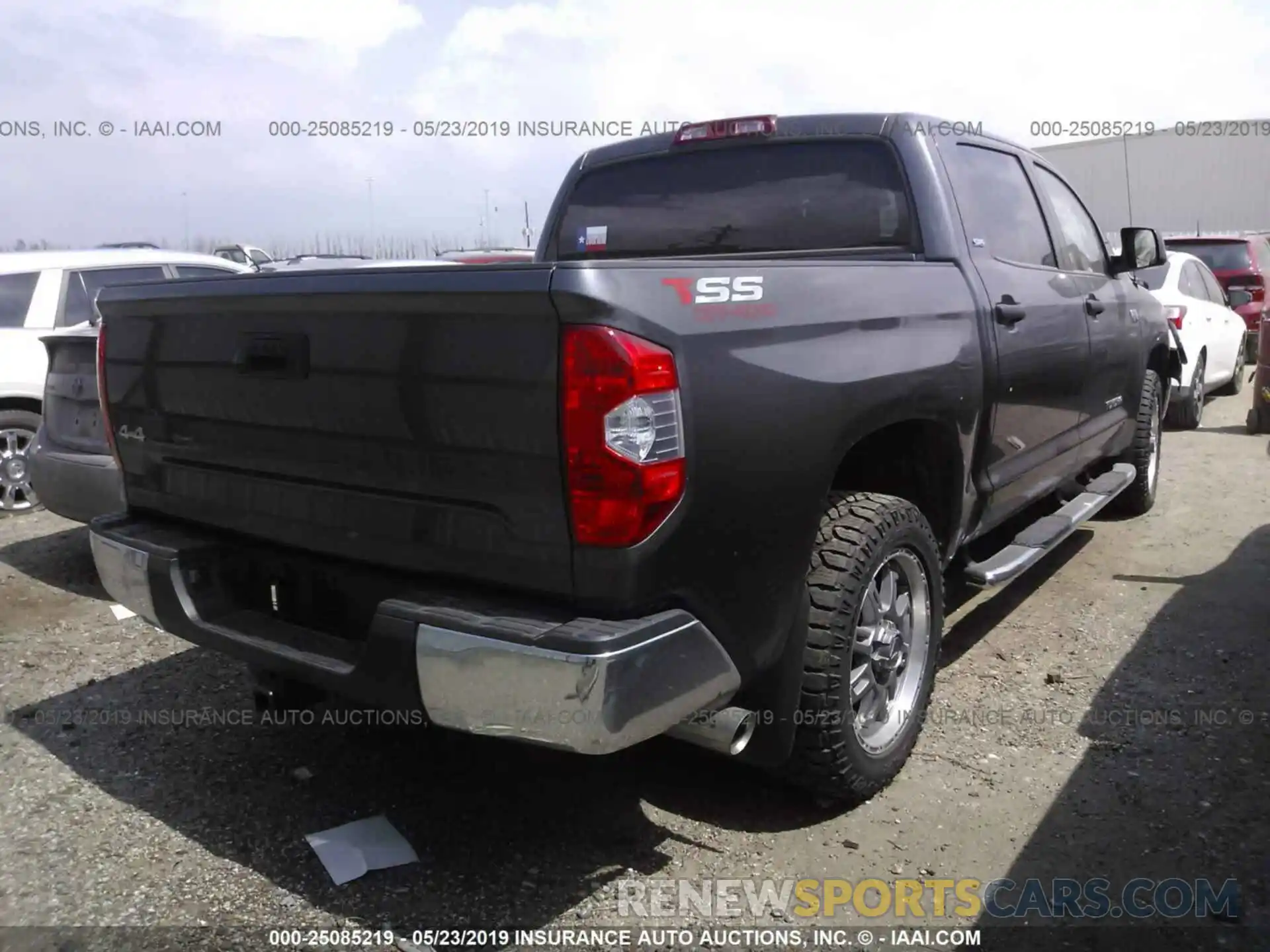 4 Photograph of a damaged car 5TFDW5F10KX804306 TOYOTA TUNDRA 2019