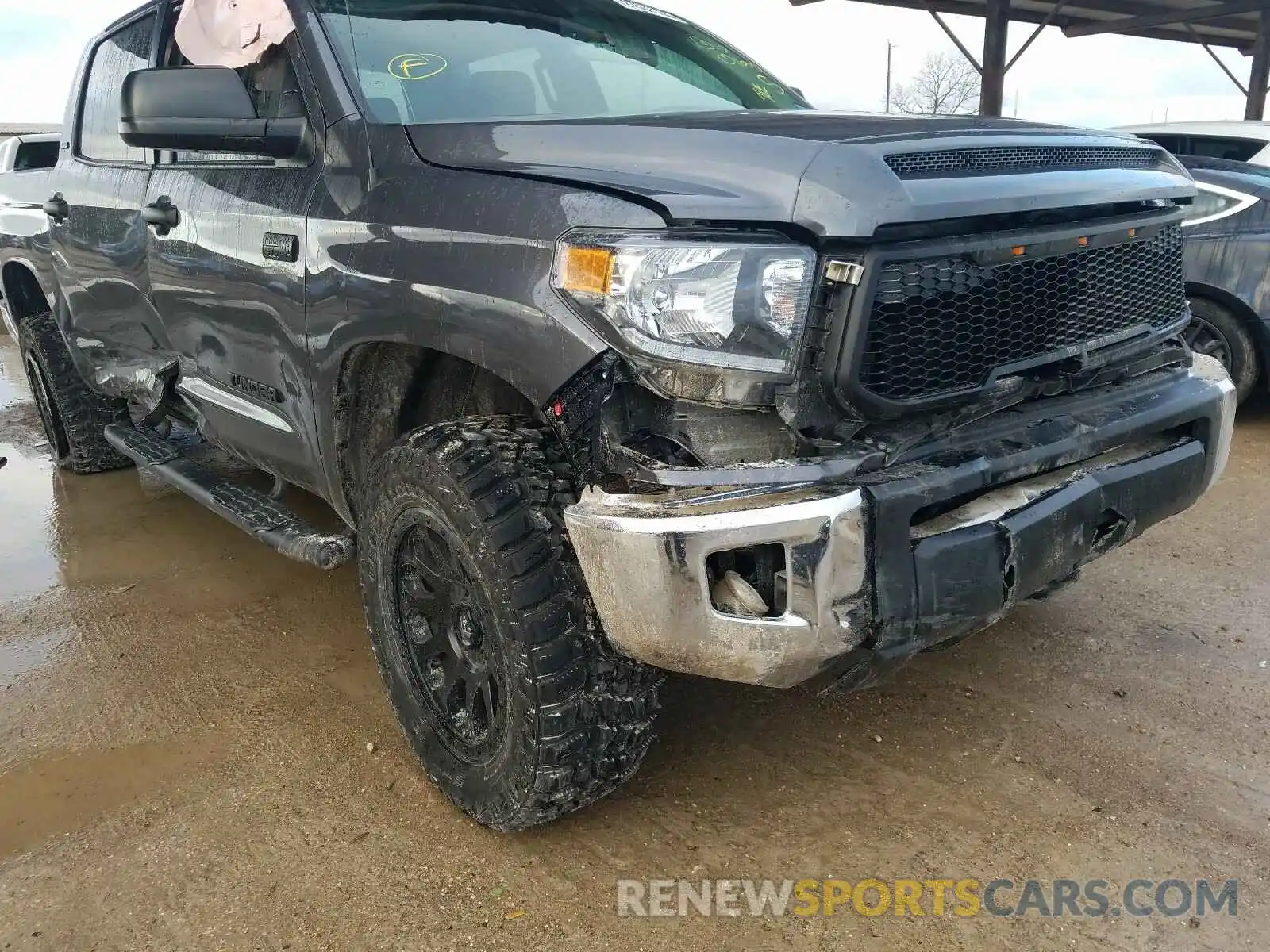 9 Photograph of a damaged car 5TFDW5F10KX817203 TOYOTA TUNDRA 2019